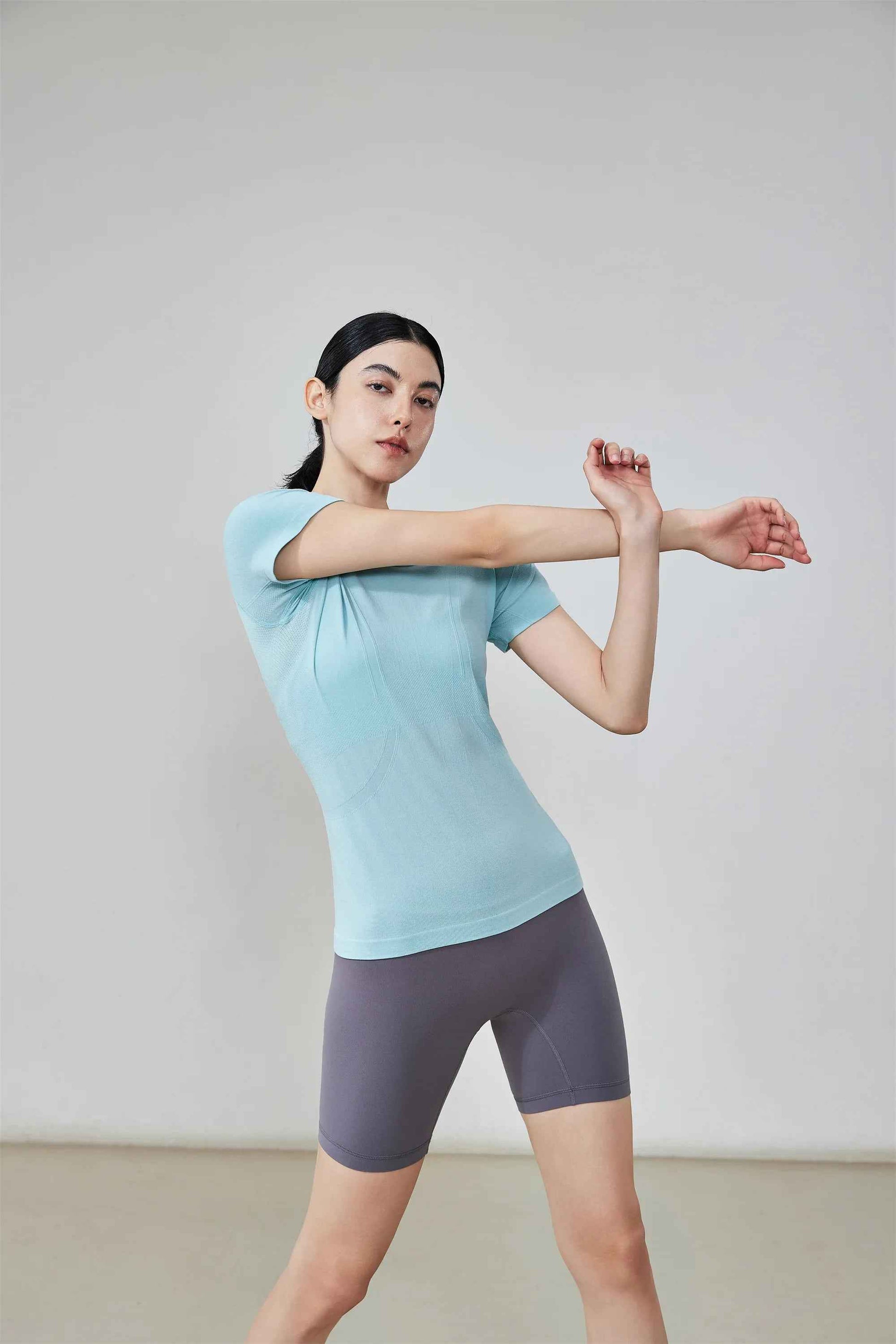Women’s Seamless Anti-Bacterial Top