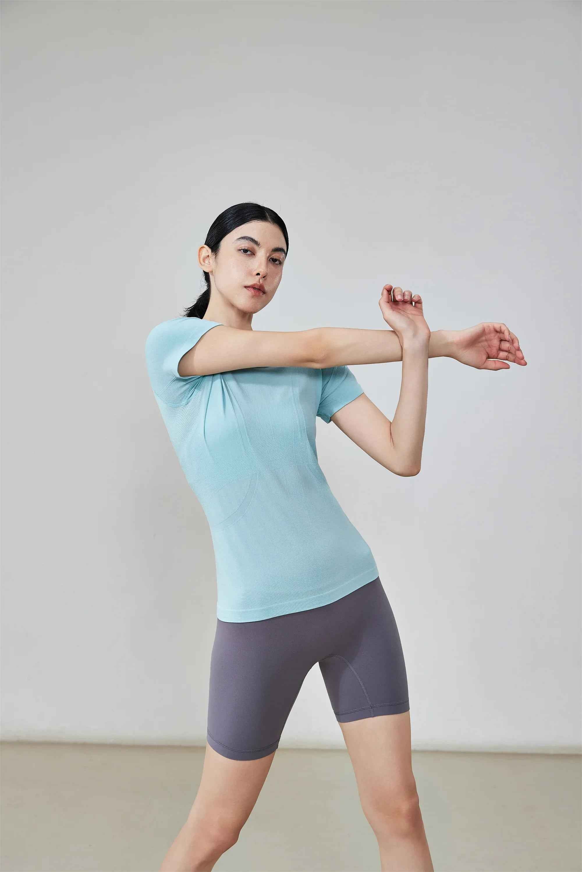 Women’s Seamless Anti-Bacterial Top