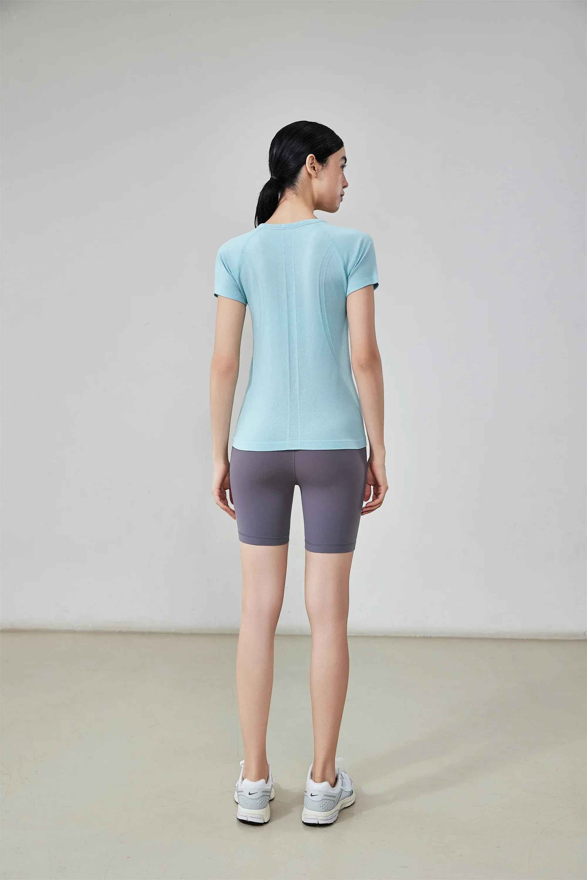 Women’s Seamless Anti-Bacterial Top