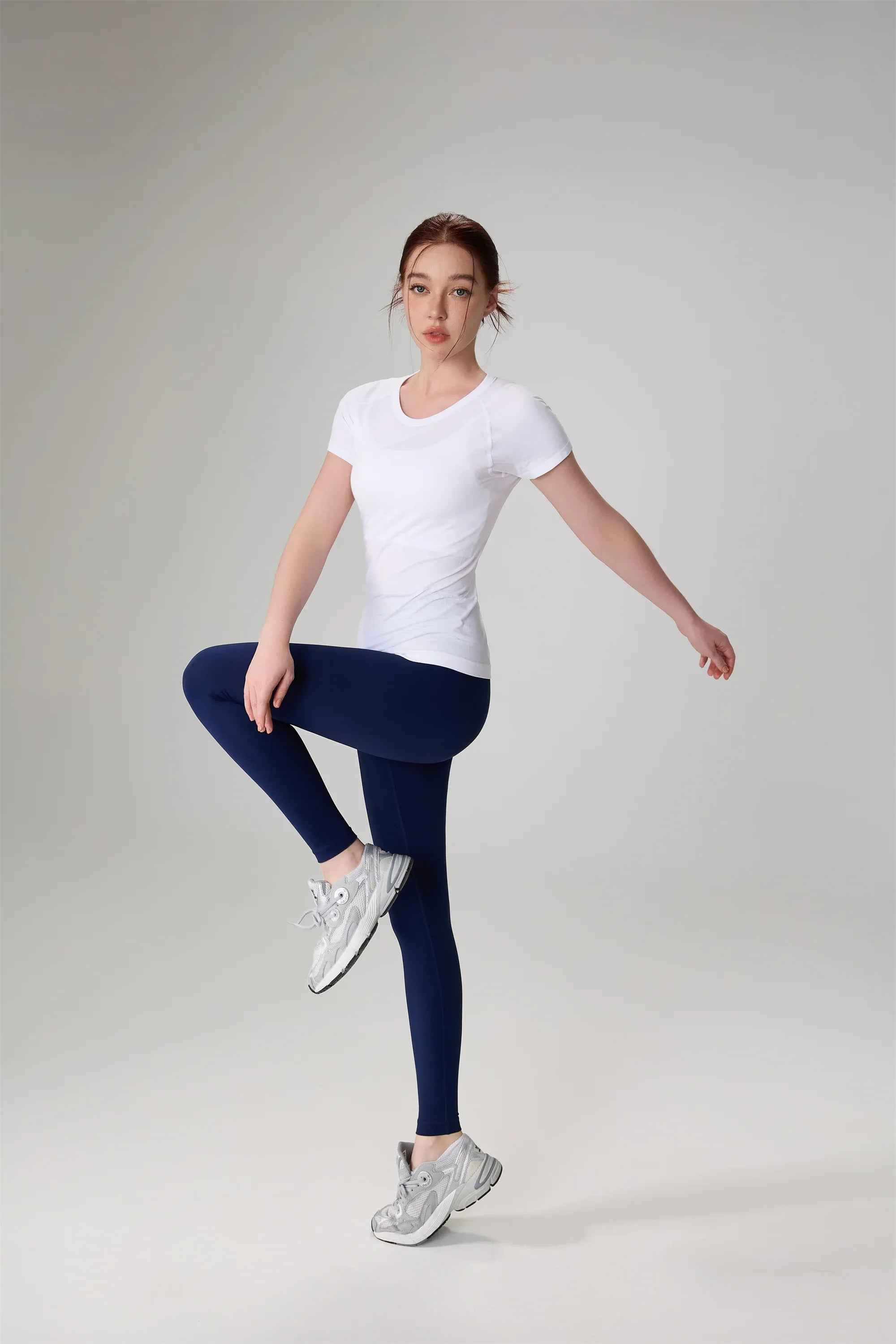 Women’s Seamless Anti-Bacterial Top