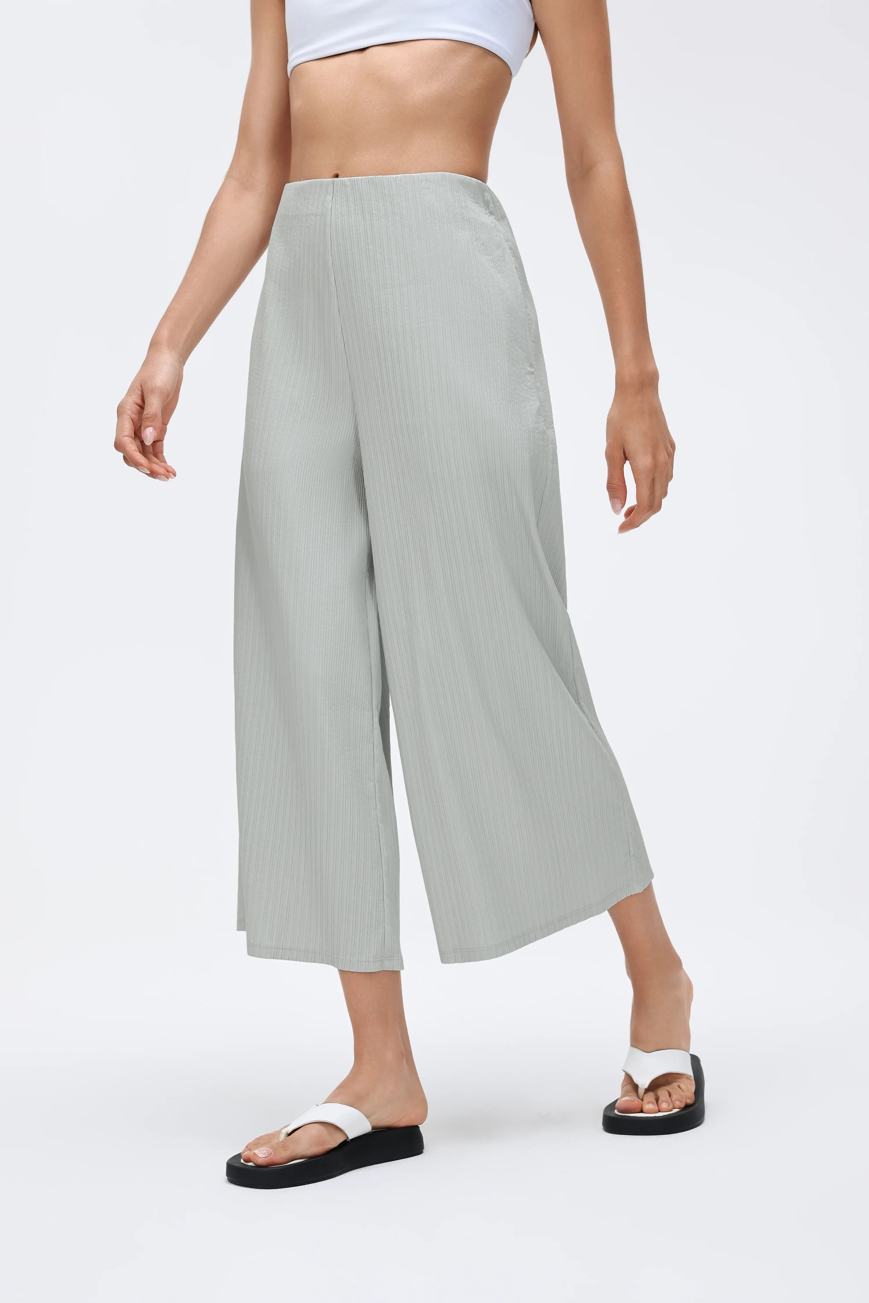 High-Waist Wide-Leg Cropped Sweatpants