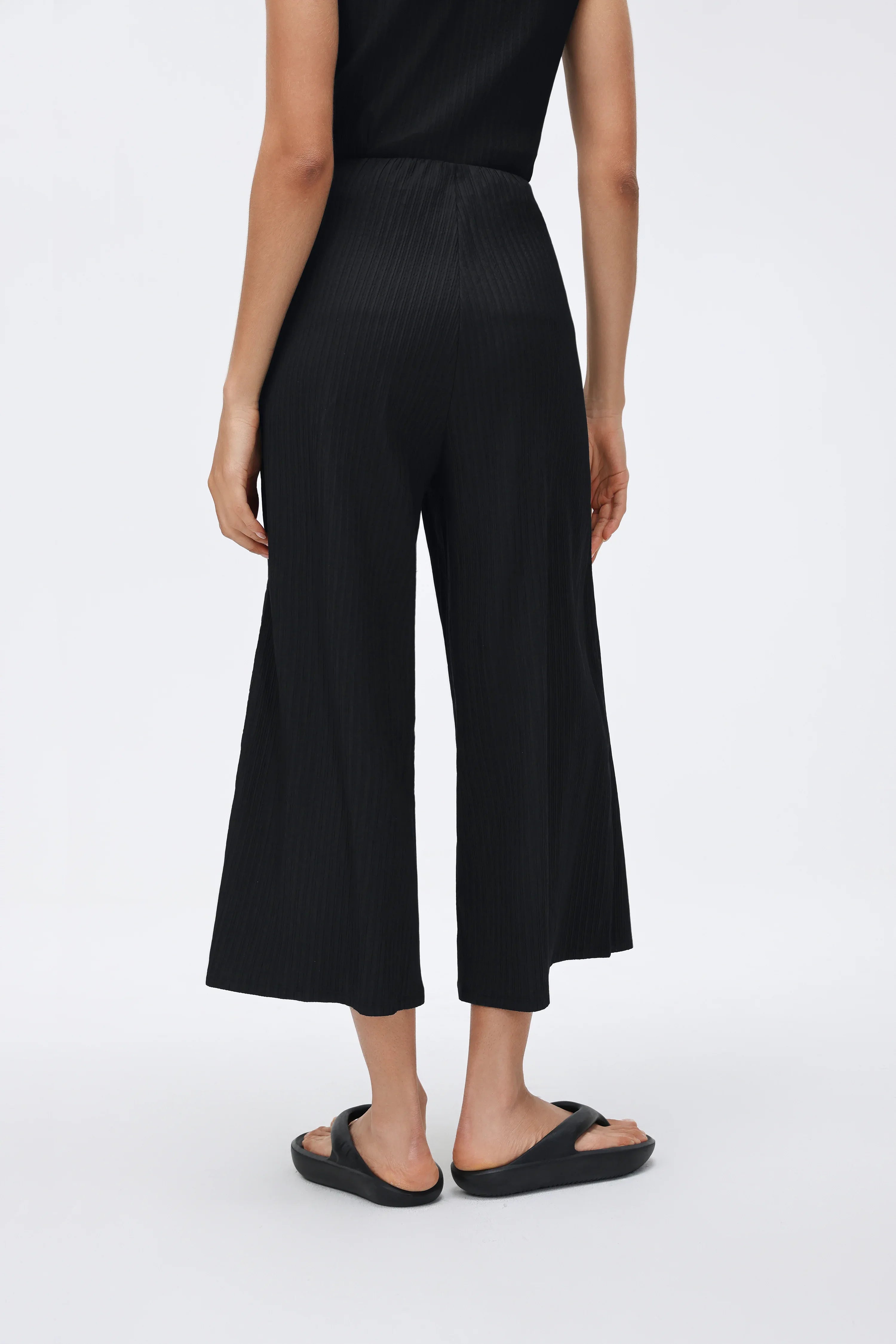 High-Waist Wide-Leg Cropped Sweatpants