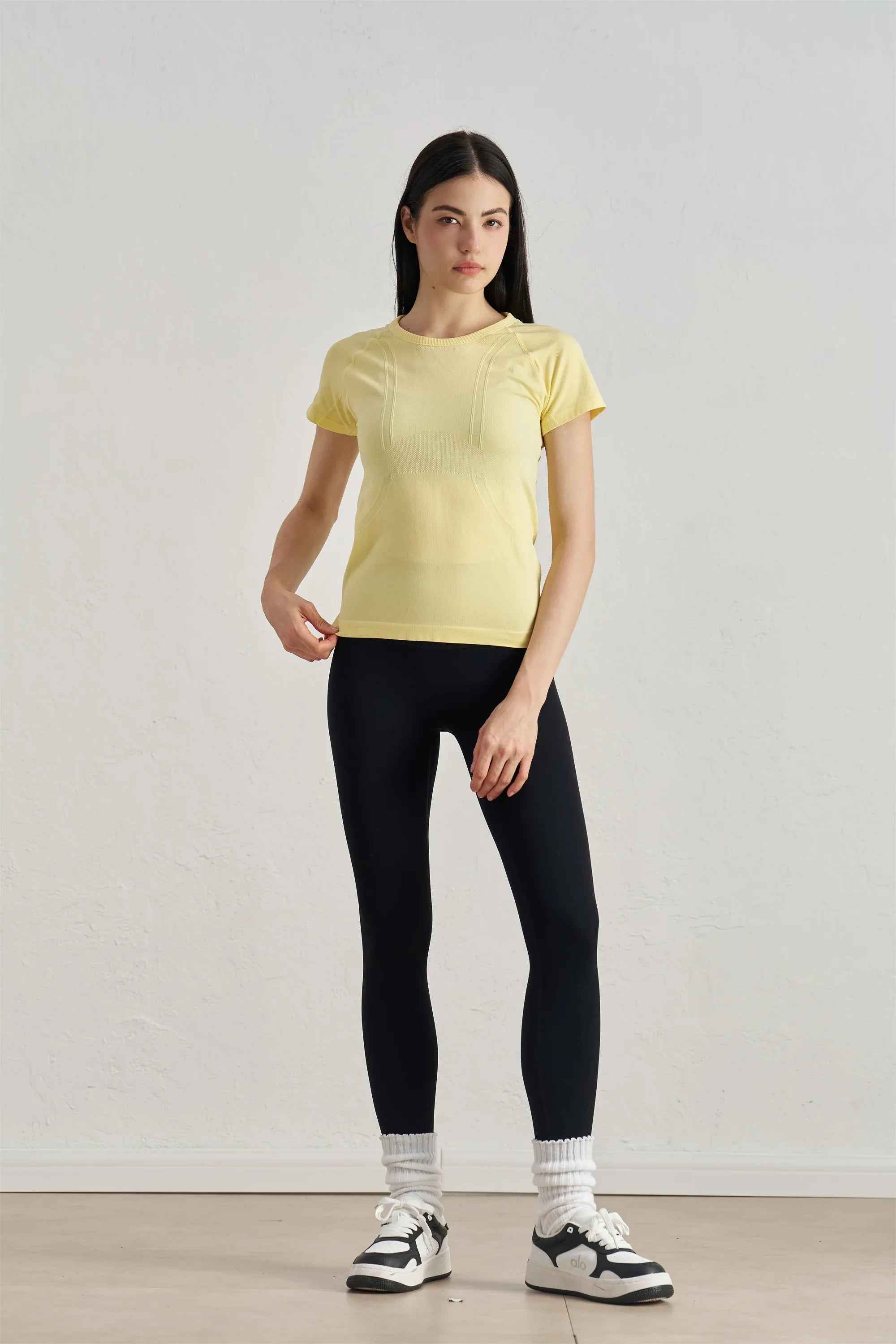 Women’s Seamless Anti-Bacterial Top