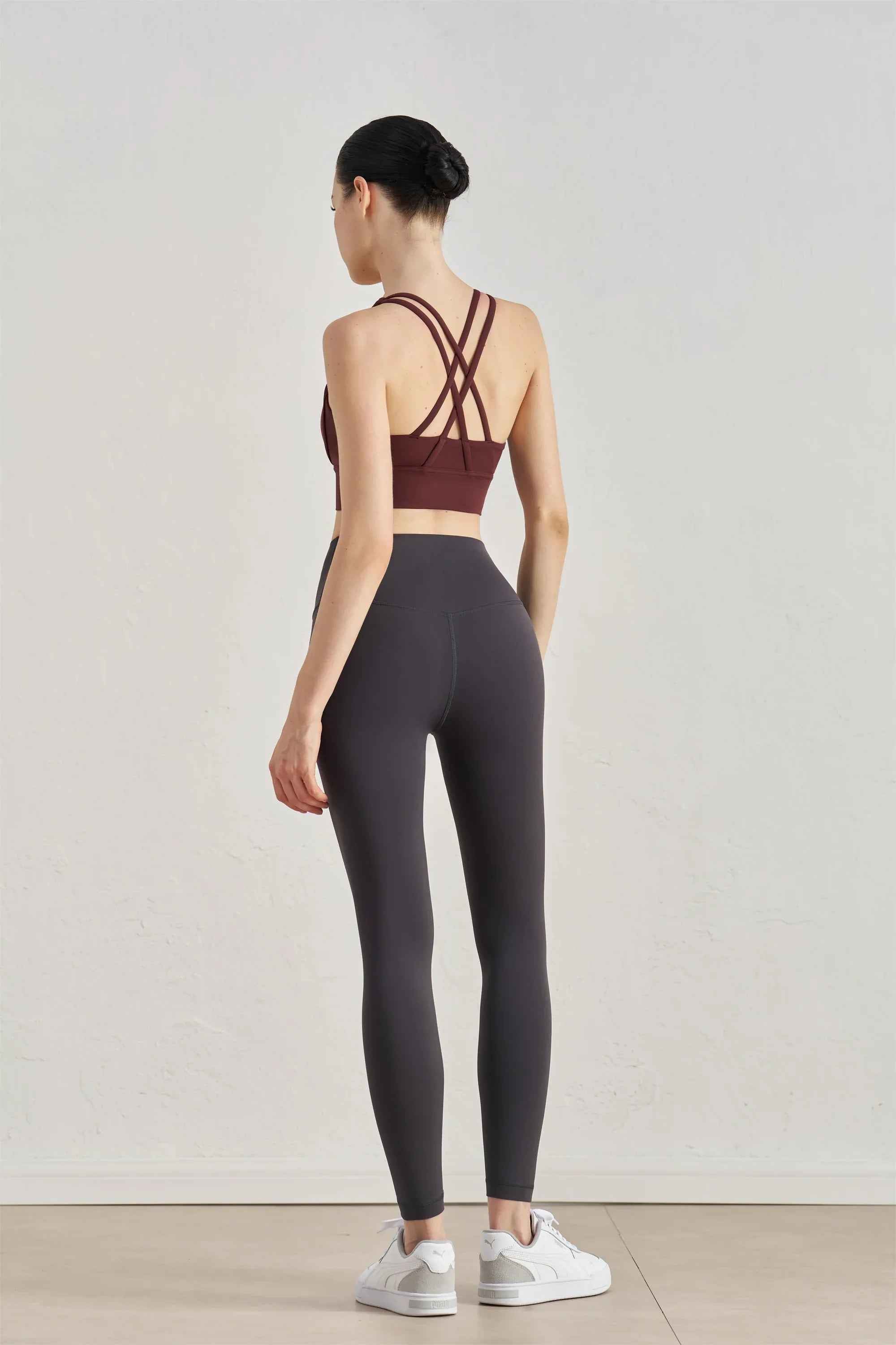 Cross-Back Sculpting Yoga Sports Bra