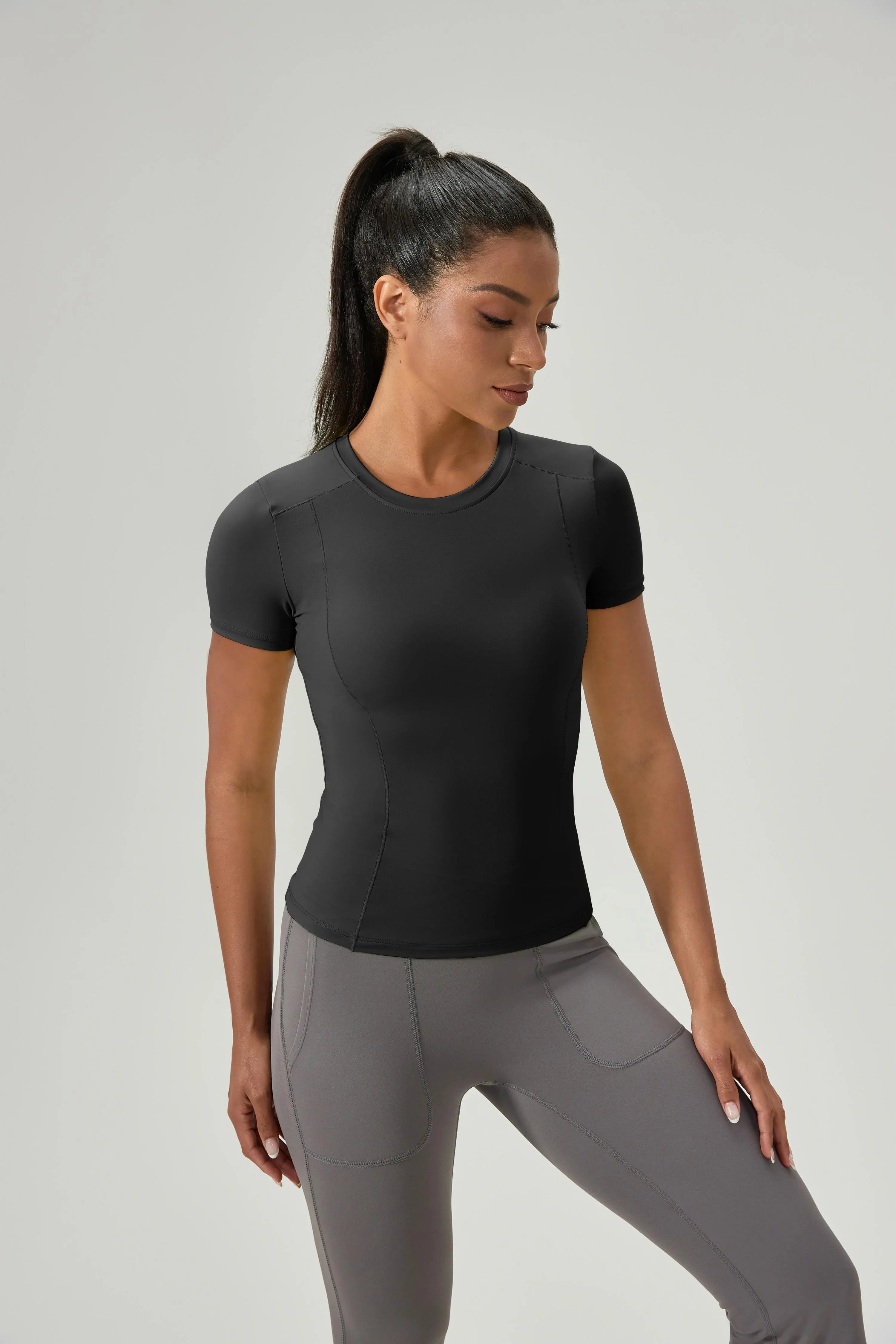 Scoop-Neck Seamless Crop Tee