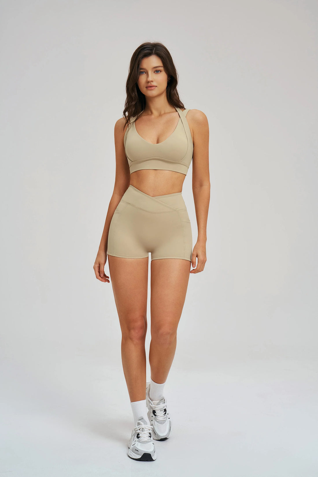 Square-Neck Backless Sports Bra